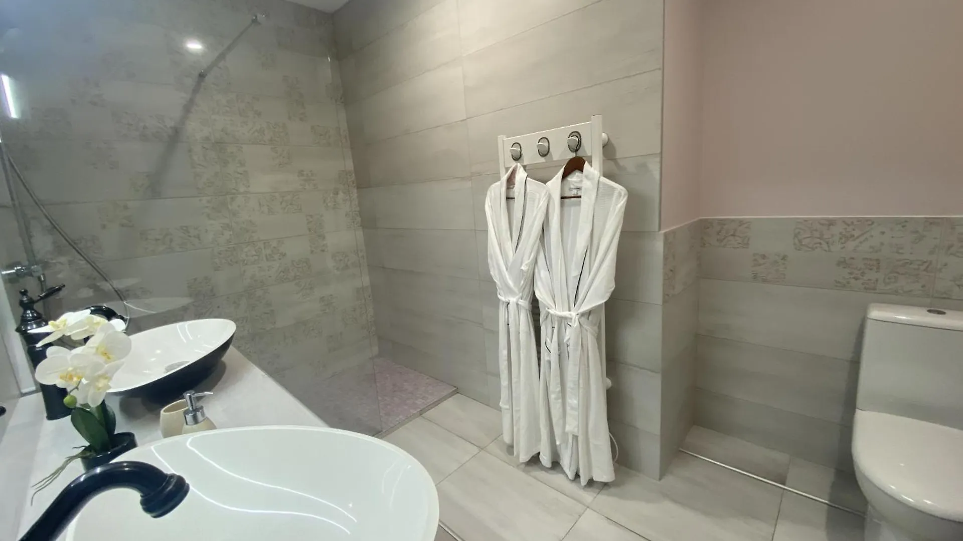 Gite De Chamelet - Nature Et Tranquillite Guest house